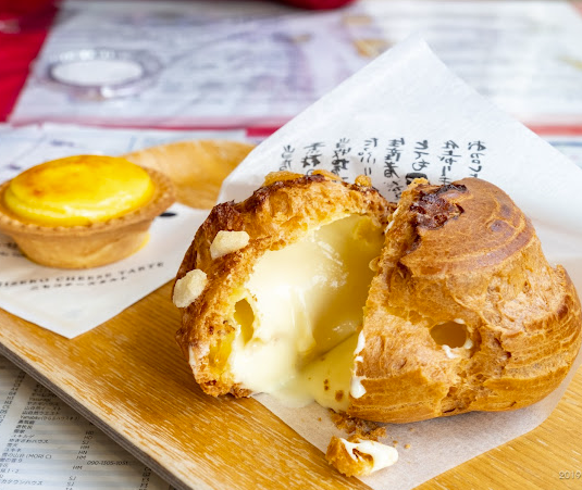 焼きたてのシュークリーム